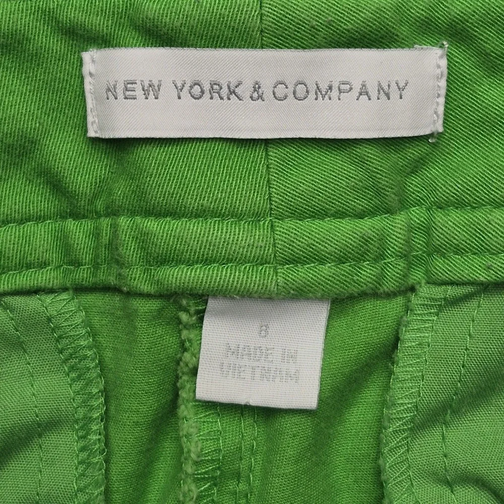 New York & Company Shorts Womens 8 Green Flat Front Stretch Cotton Preppy Summer